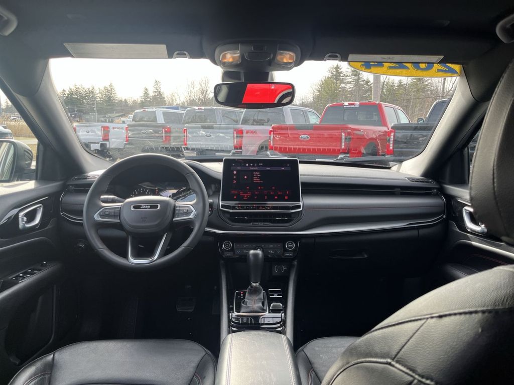 2024 Jeep Compass Trailhawk photo 14
