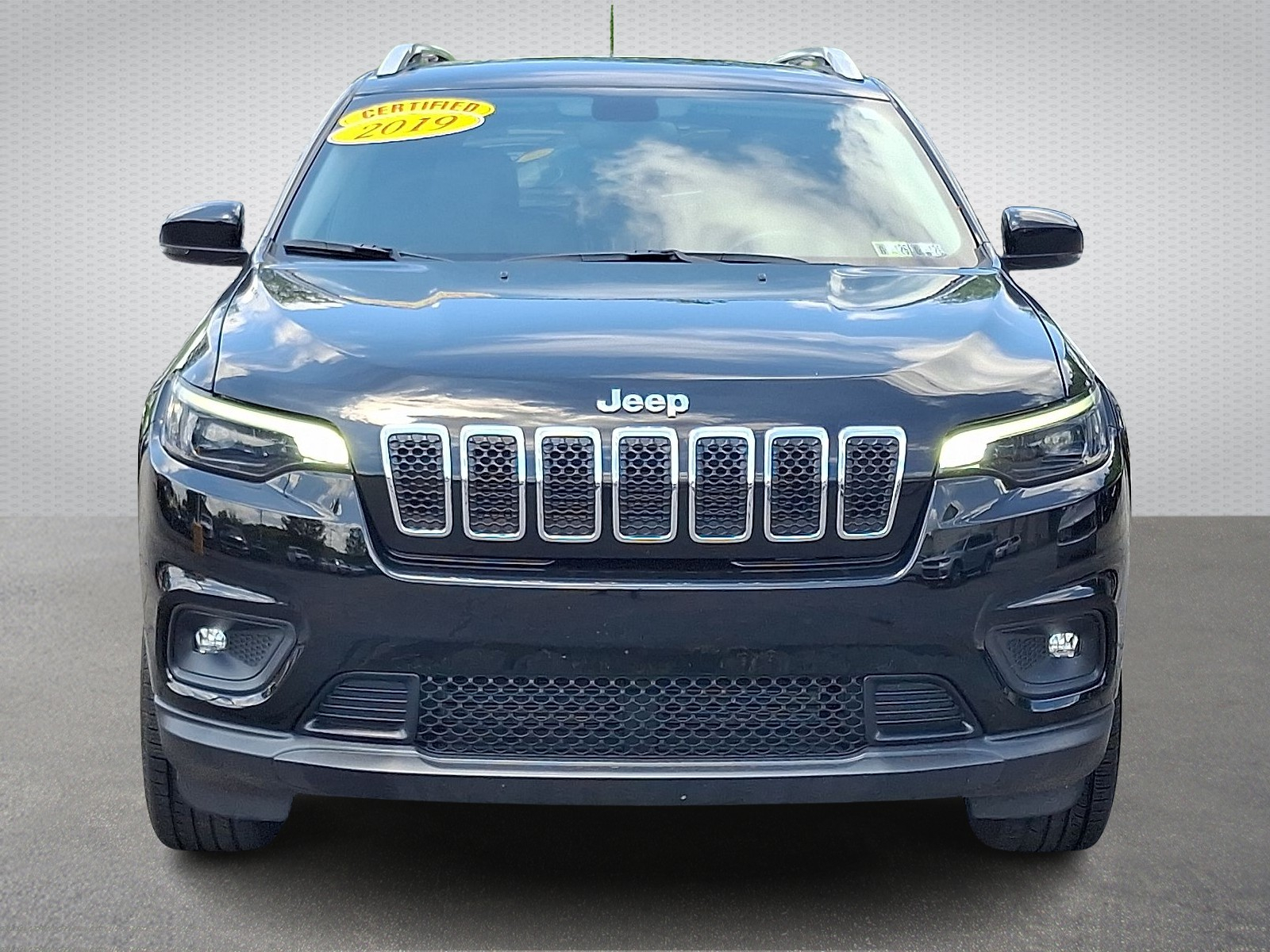 Certified 2019 Jeep Cherokee Latitude Plus with VIN 1C4PJMLN8KD116391 for sale in Gibsonia, PA
