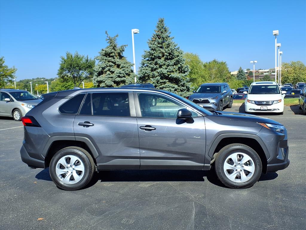 2024 Toyota RAV4 LE photo 2