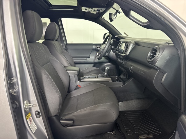2017 Toyota Tacoma TRD Off-Road photo 4