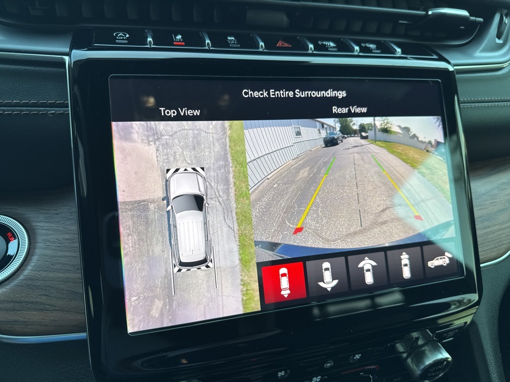 2023 Jeep Grand Cherokee Summit photo 24