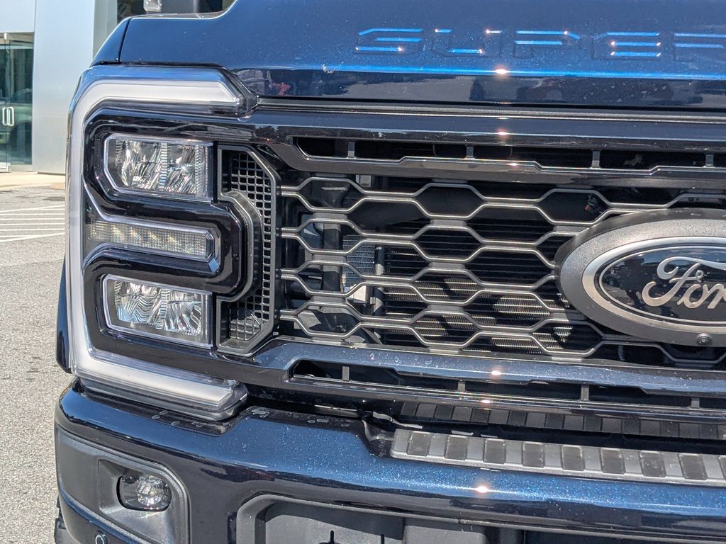 2025 Ford F-250 Lariat photo 9
