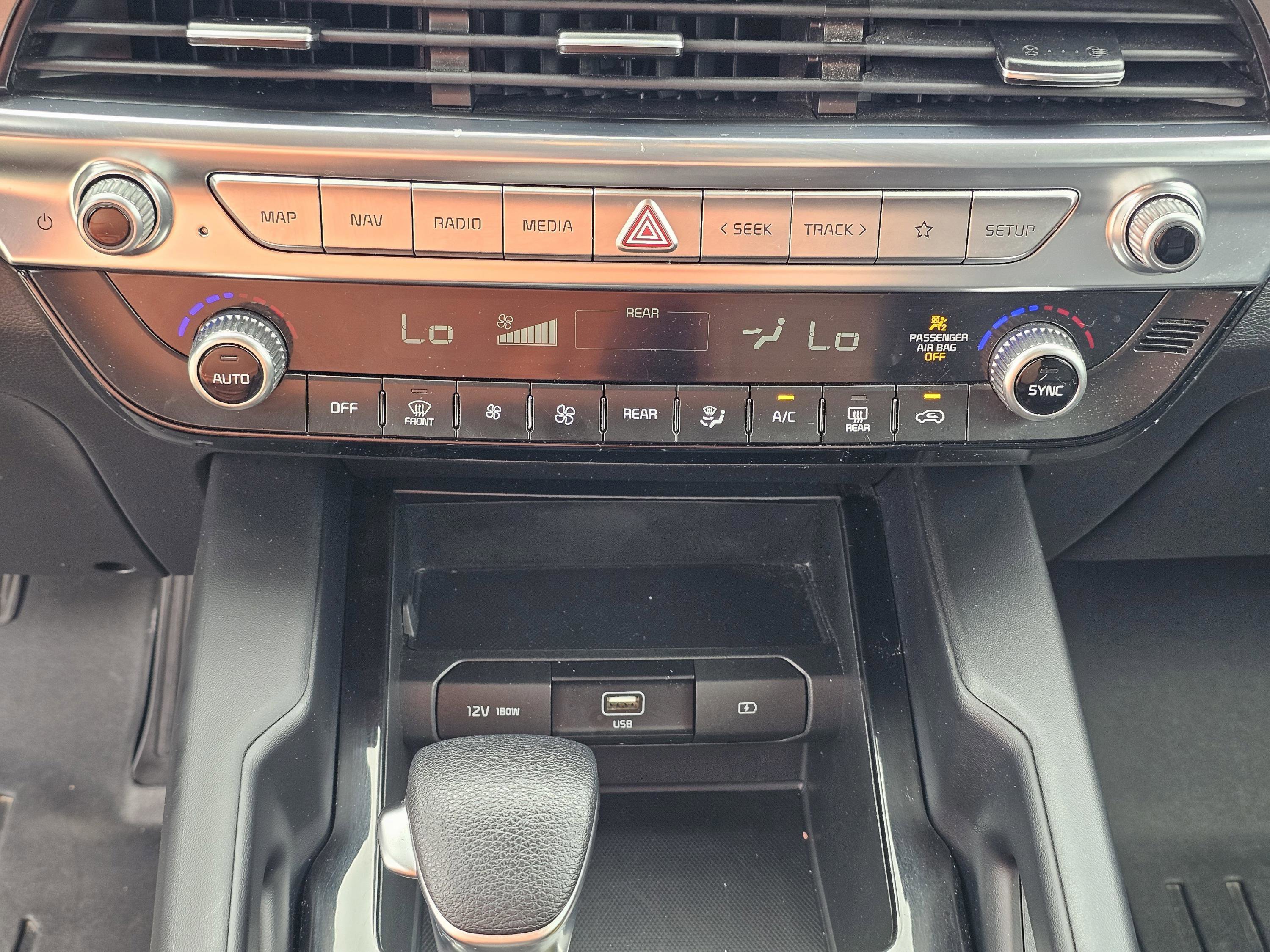 2022 Kia Telluride LX photo 25