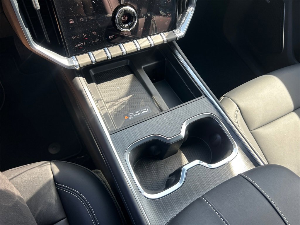 2026 GMC ACADIA - Image 24