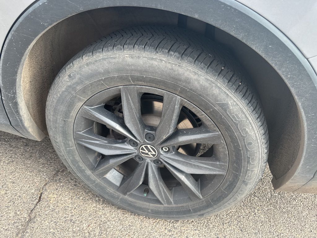 2022 Volkswagen Tiguan SE photo 12