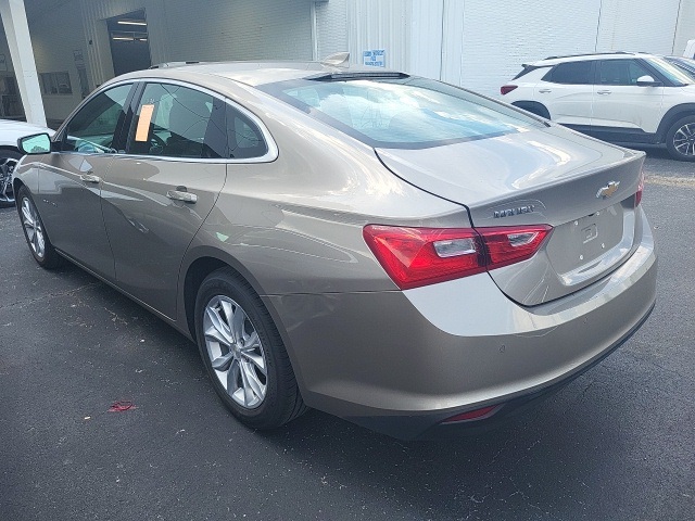 2024 Chevrolet Malibu 1LT photo 2