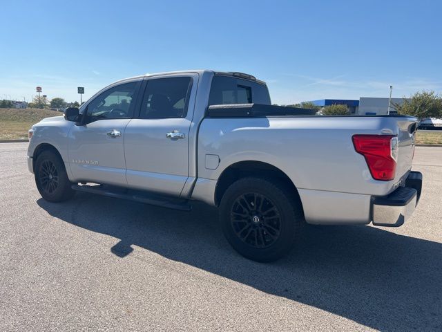 2018 Nissan Titan SV photo 4