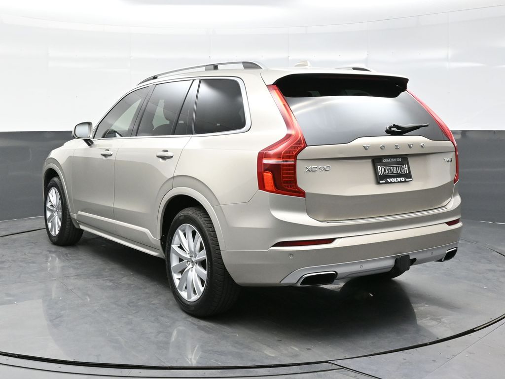 2016 Volvo XC90 T6 Momentum photo 3