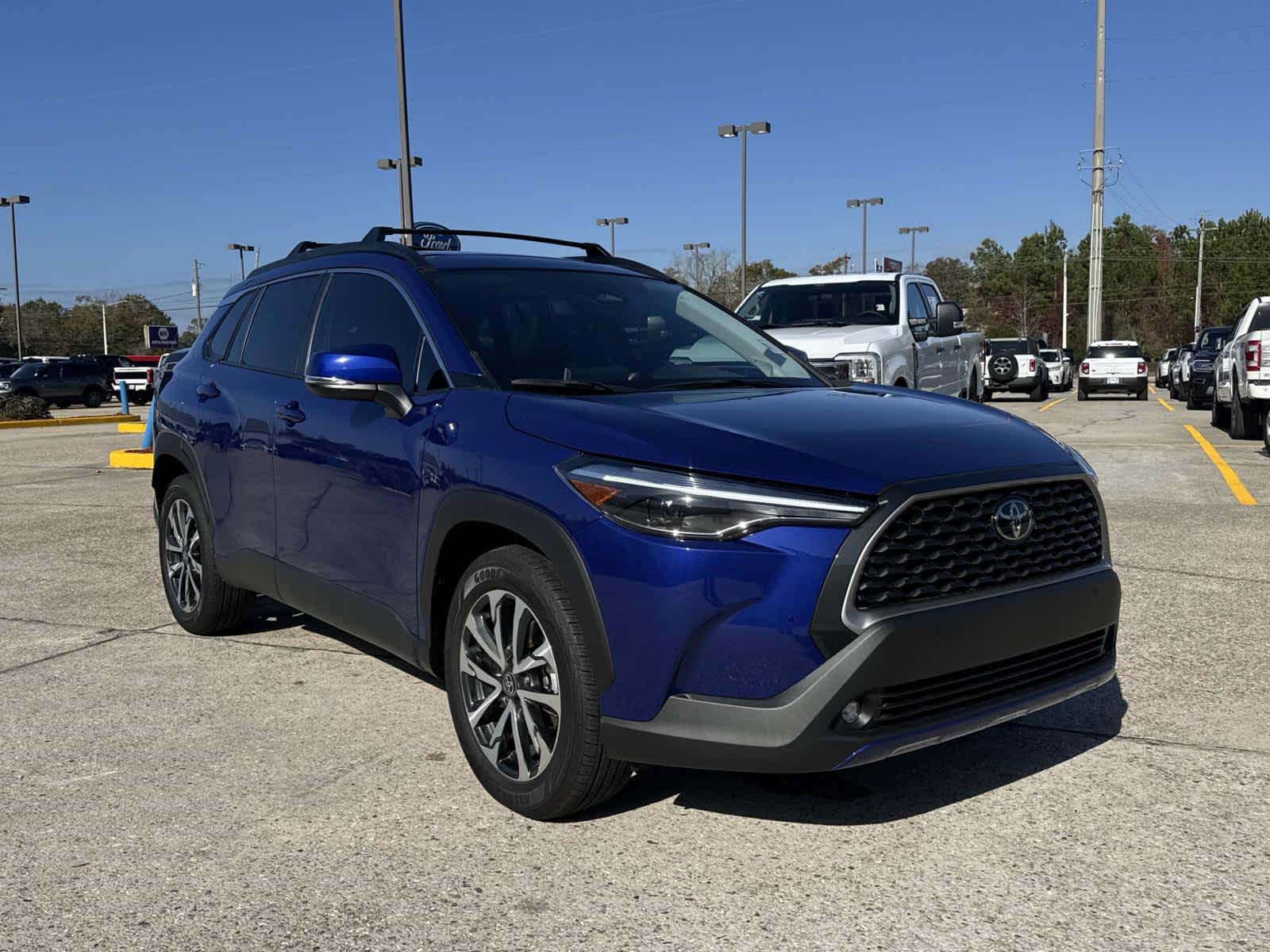 2024 Toyota Corolla Cross XLE's photo