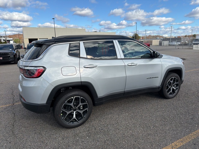2026 Jeep Compass Limited photo 2