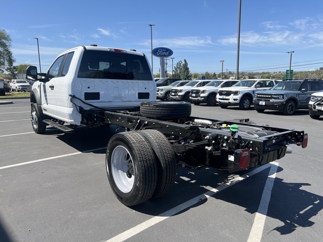 2025 Ford F-550 XL photo 4