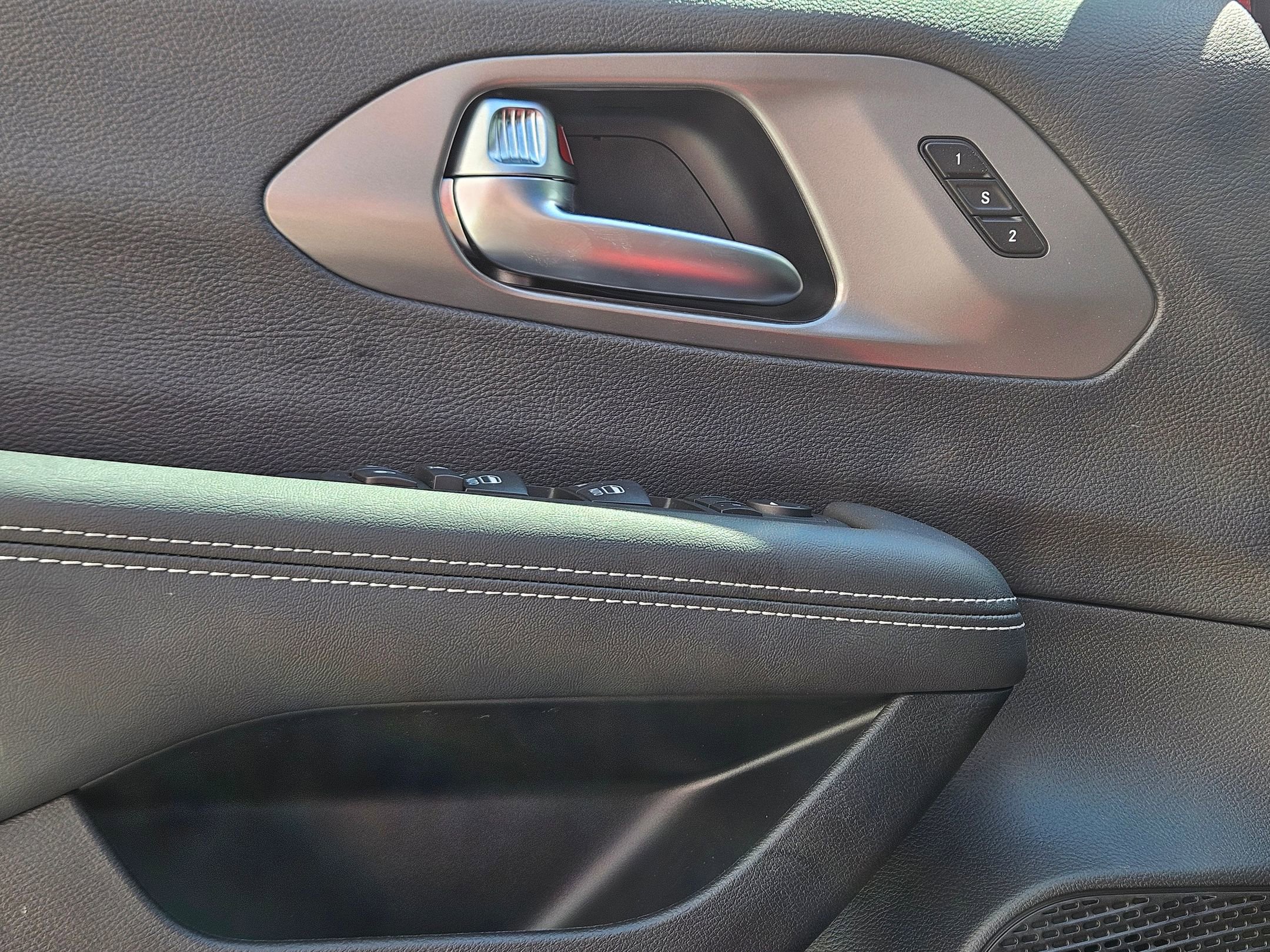 2025 Chrysler Pacifica photo 15