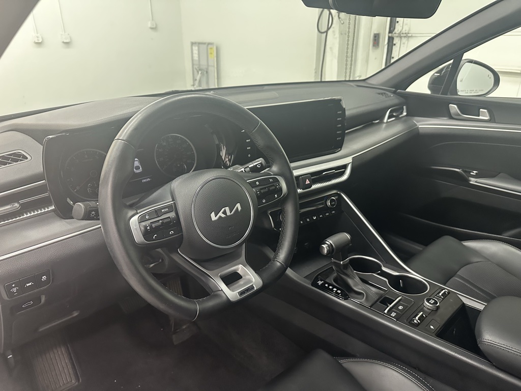2024 Kia K5 GT-Line photo 13