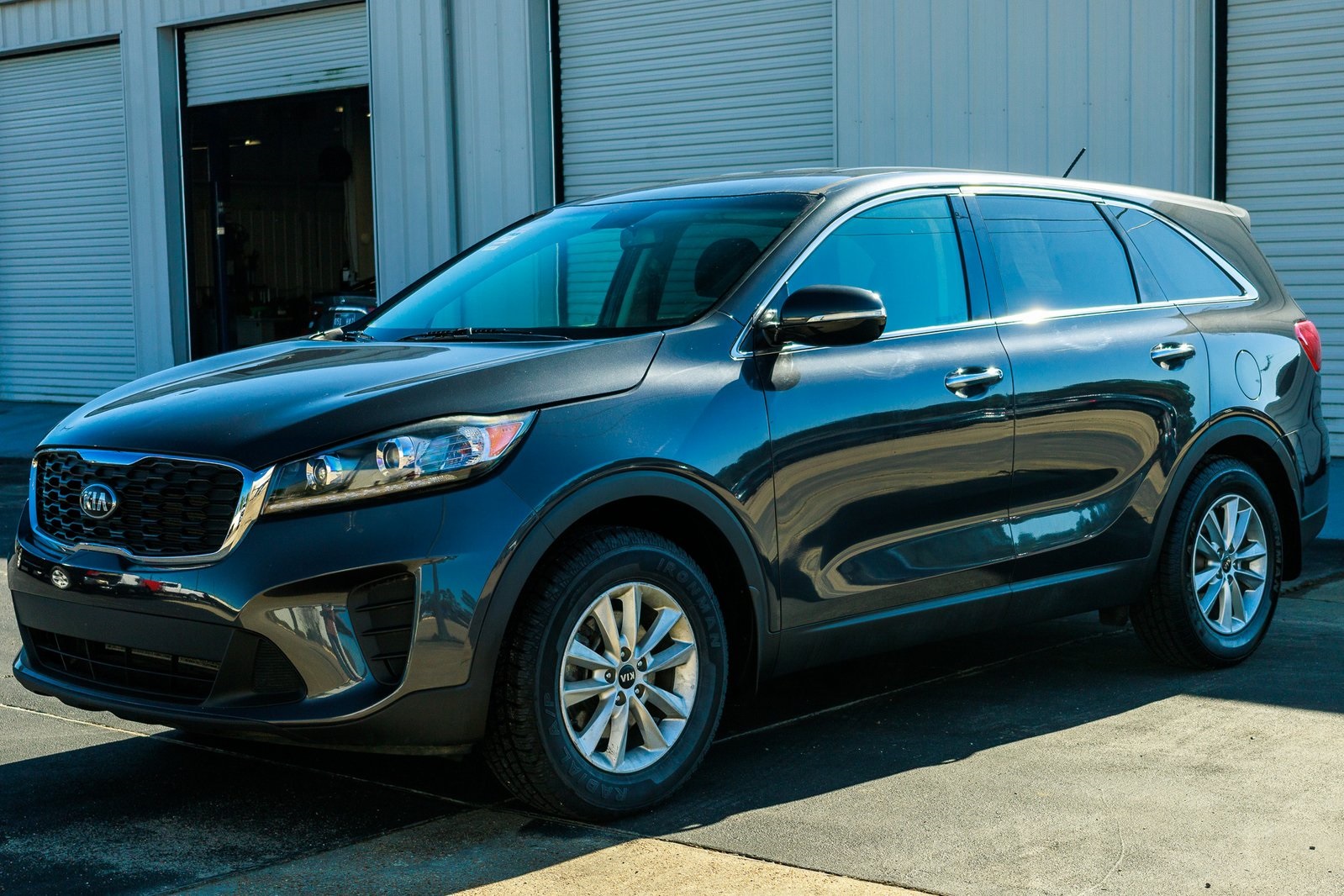2019 Kia Sorento LX's photo