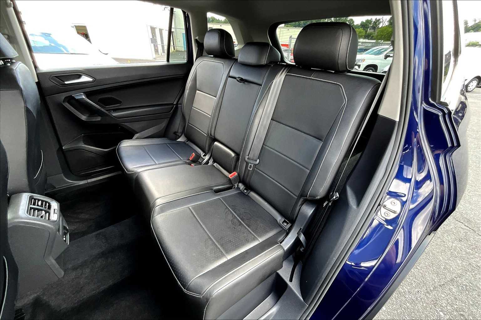 2021 Volkswagen Tiguan SEL photo 17