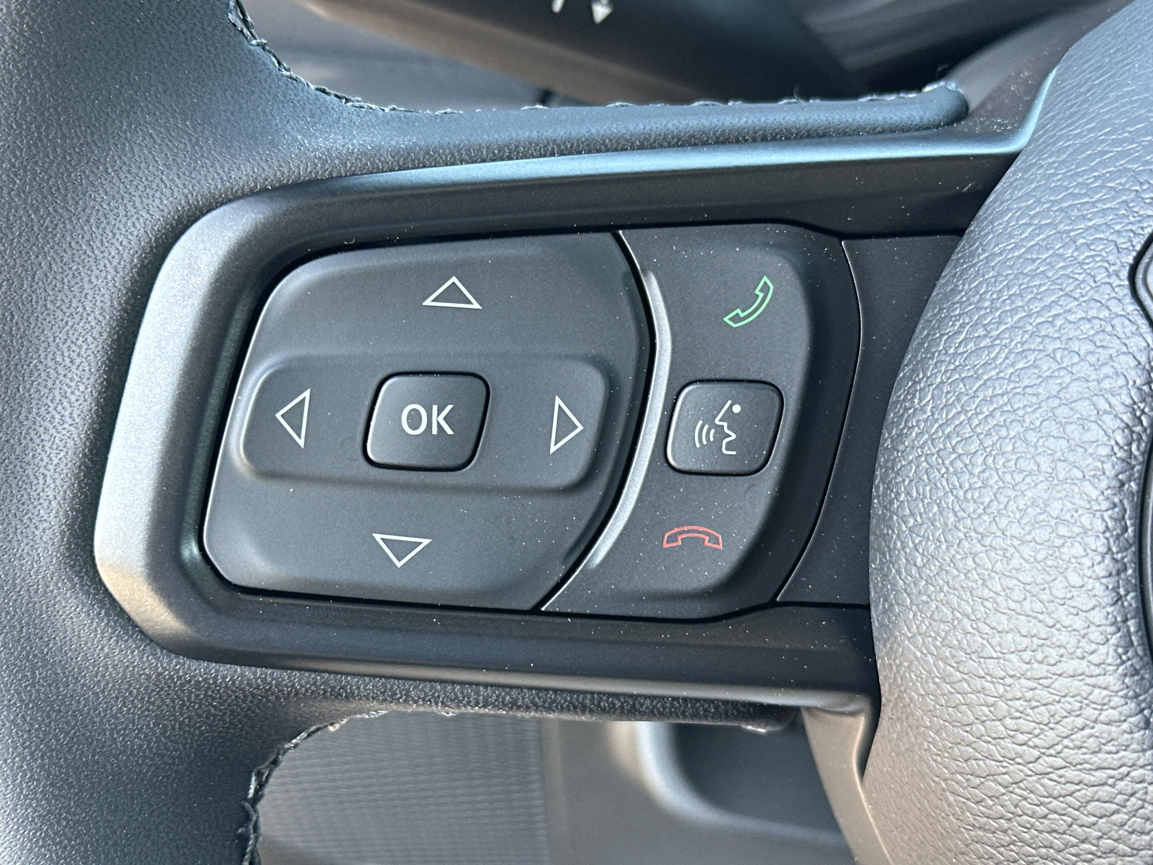 2025 Jeep Gladiator Sport S photo 4