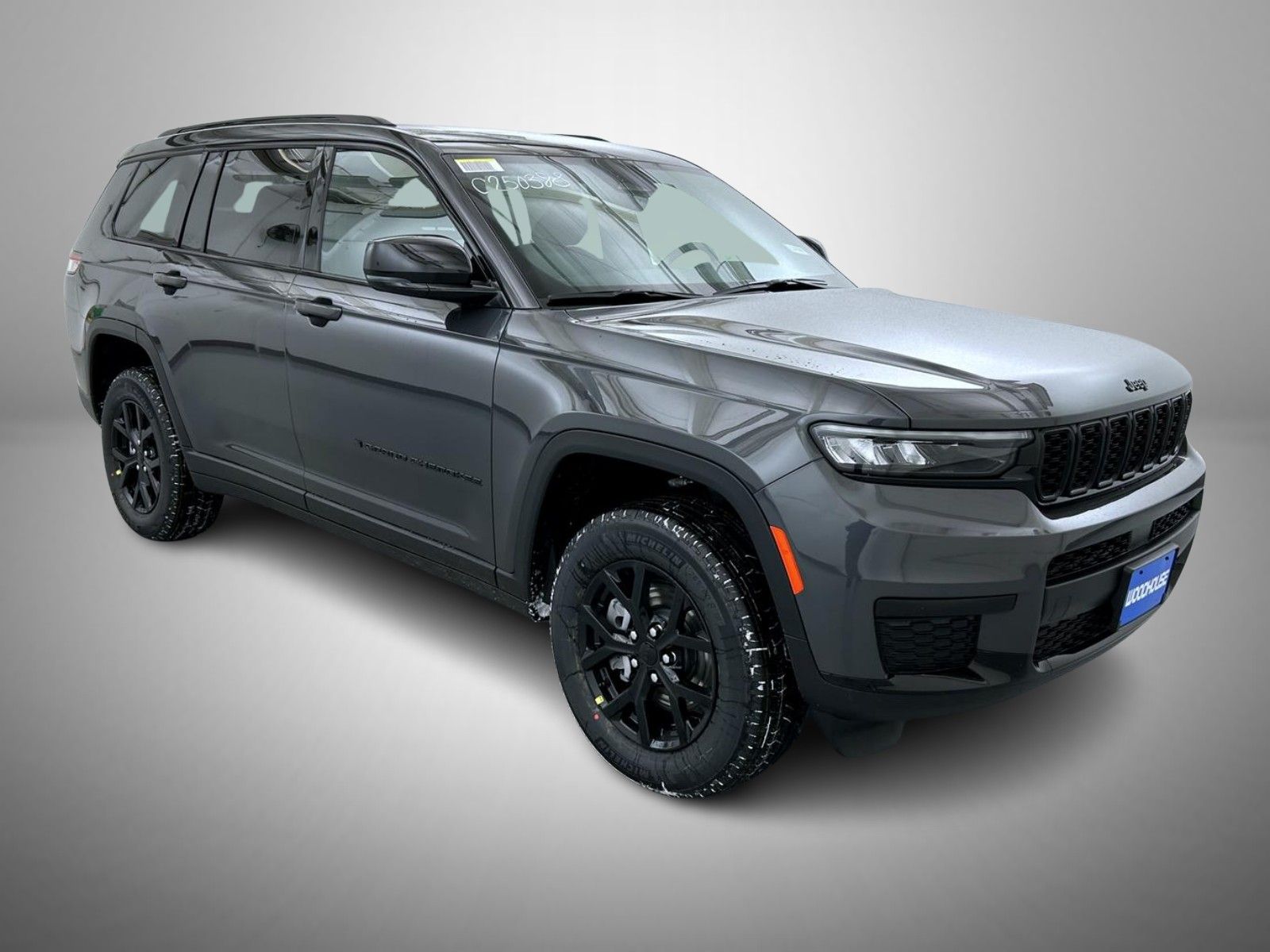 2025 Jeep Grand Cherokee Laredo photo 3