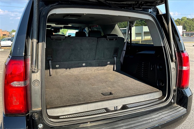 2015 Chevrolet Suburban LT photo 31
