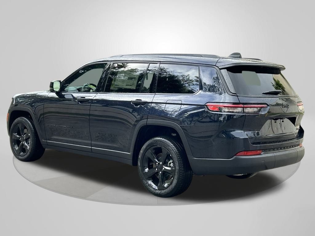 2025 Jeep Grand Cherokee Limited photo 4