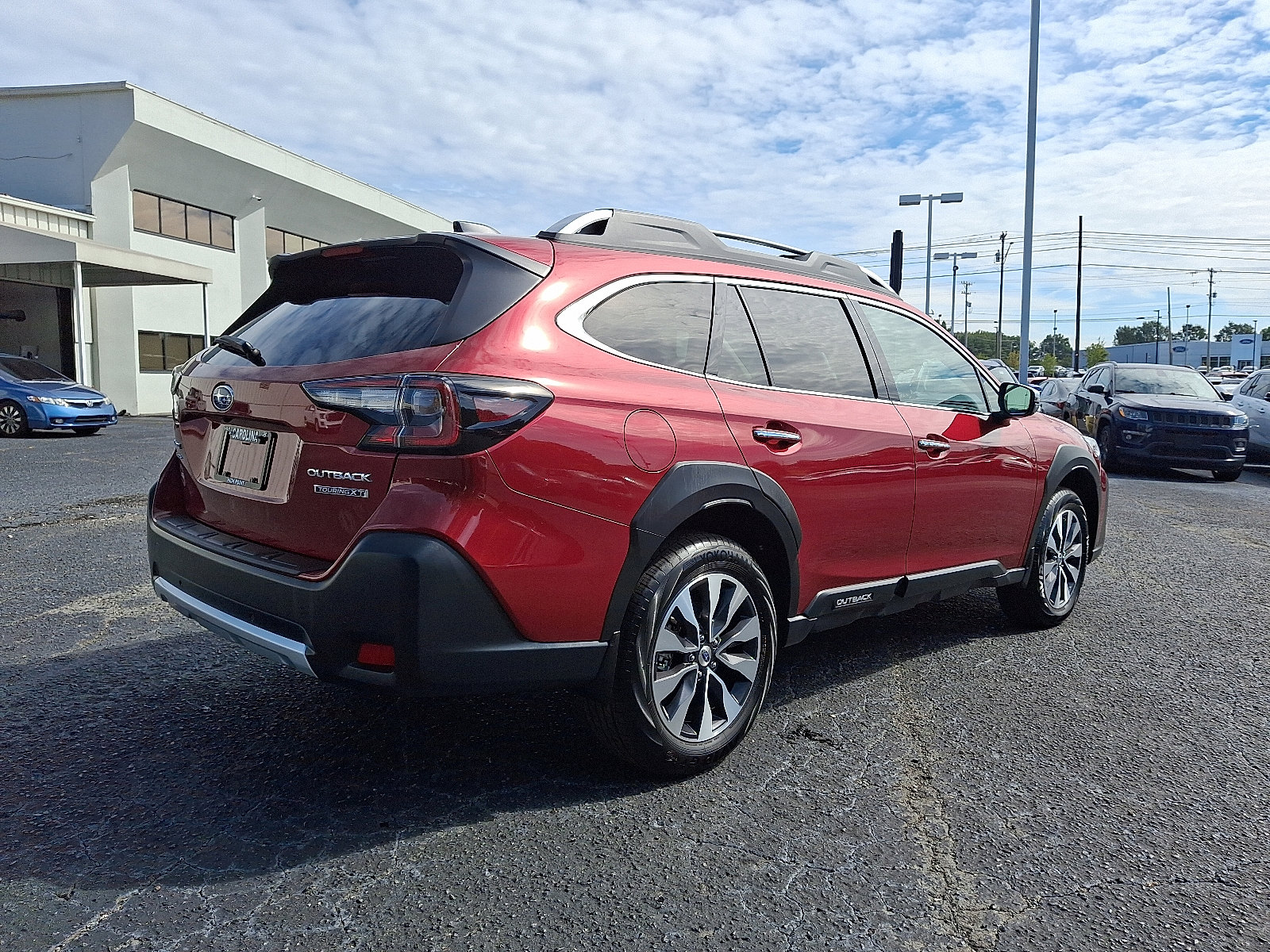 2025 Subaru Outback Touring XT photo 2