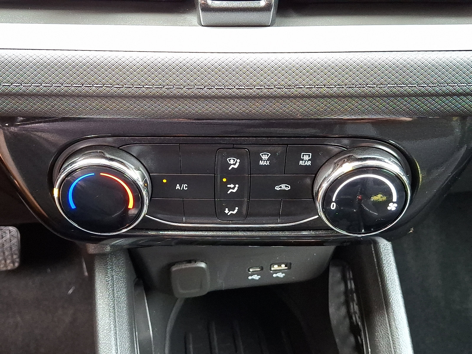 2025 Chevrolet Trailblazer LT photo 14