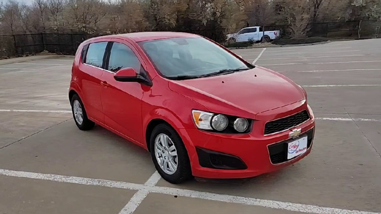 2013 Chevrolet Sonic LT photo 2