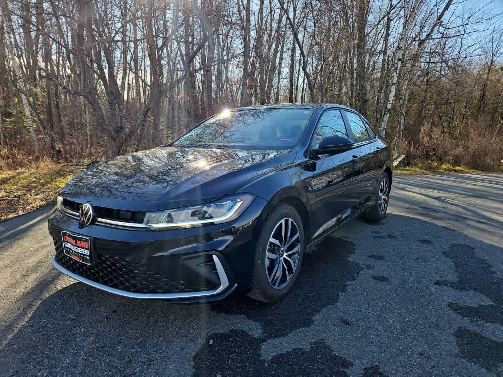 2025 Volkswagen Jetta SE's photo