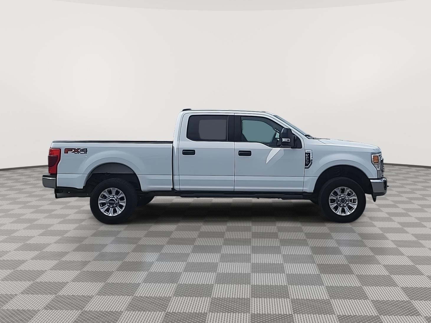 2020 Ford F-250 XLT photo 6