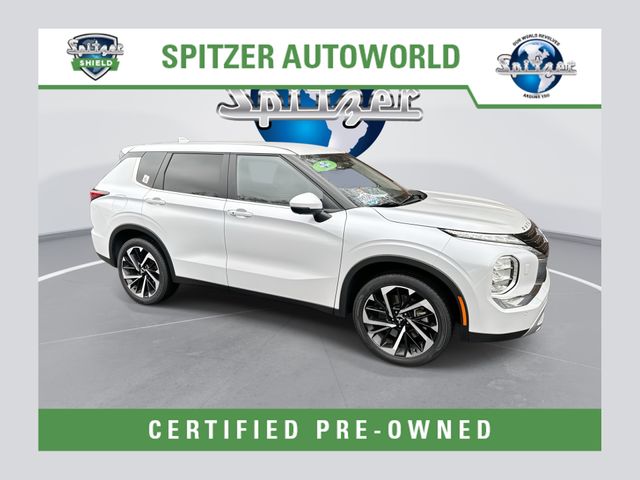 2024 Mitsubishi Outlander SE's photo