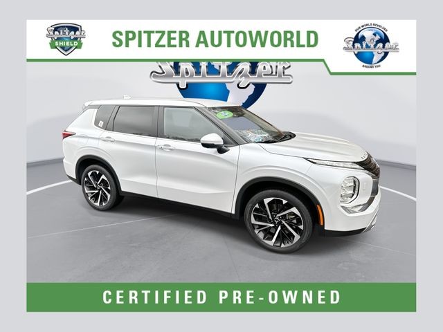 2024 Mitsubishi Outlander SE's photo