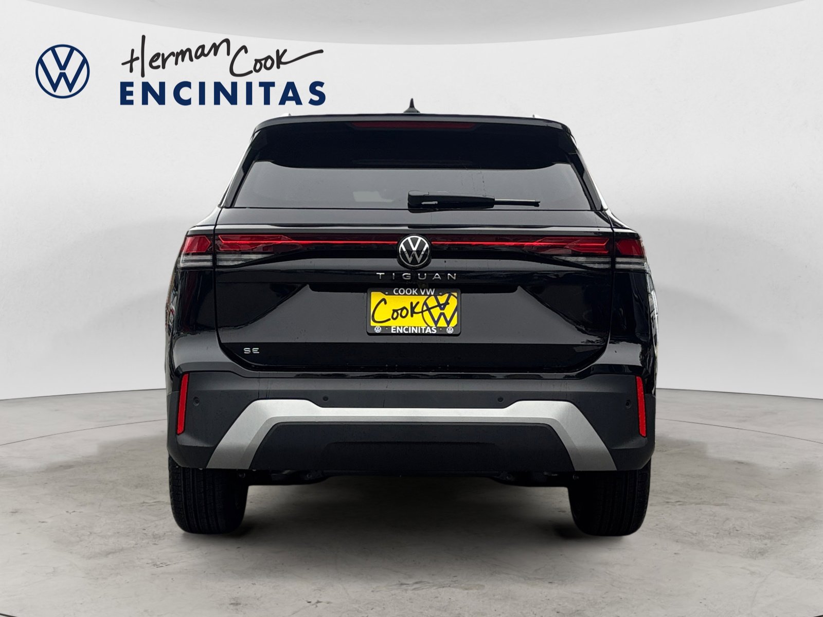 2025 Volkswagen Tiguan SE photo 3