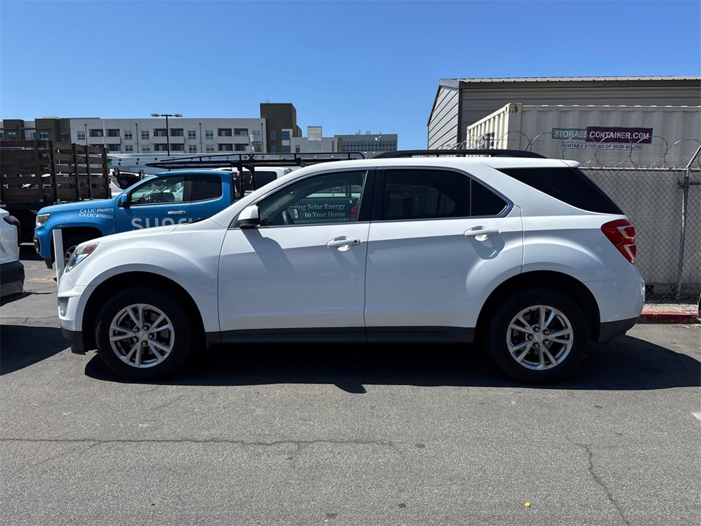 2017 Chevrolet Equinox LT photo 4