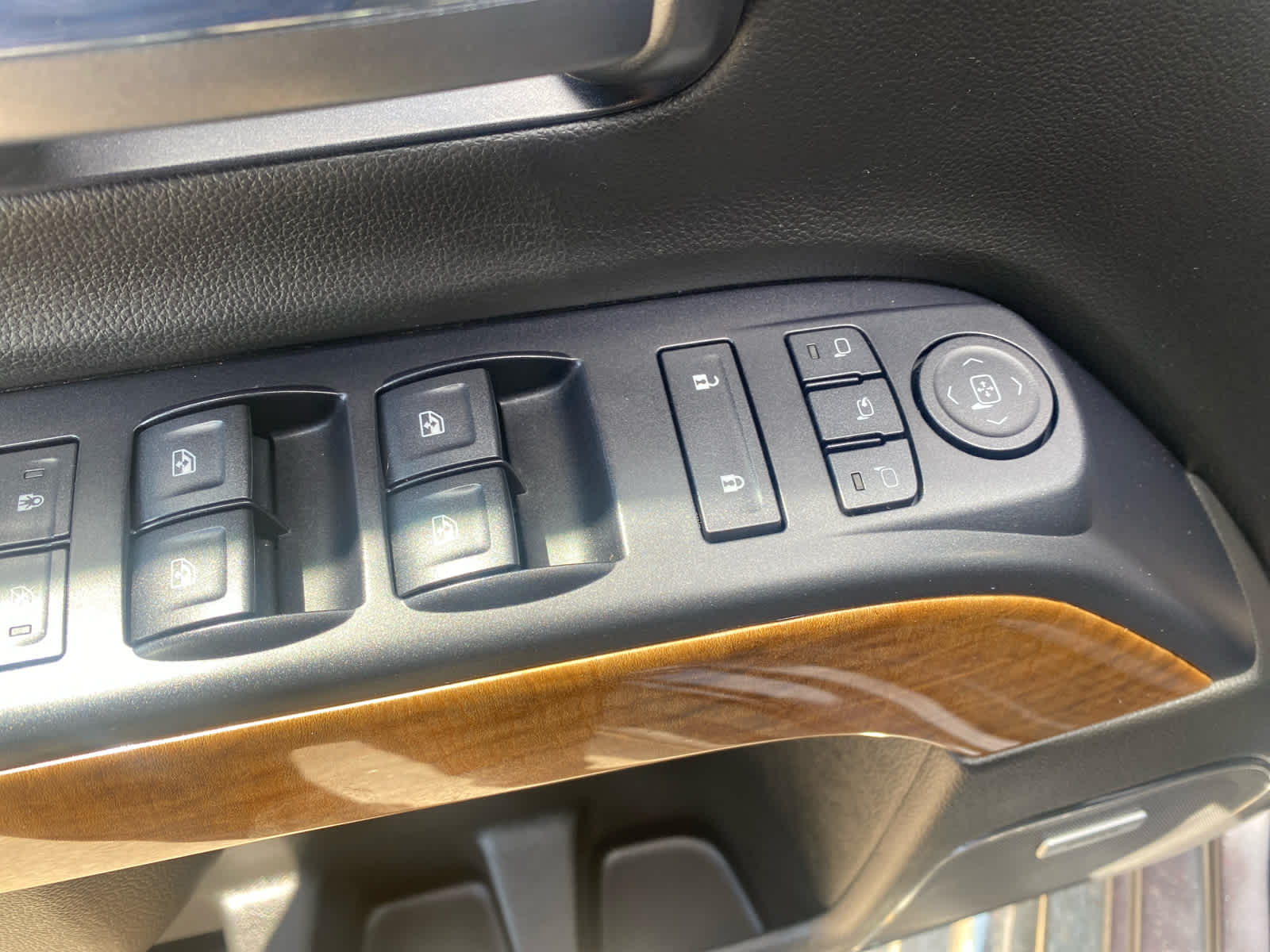 2015 Chevrolet Silverado 1500 LTZ photo 12