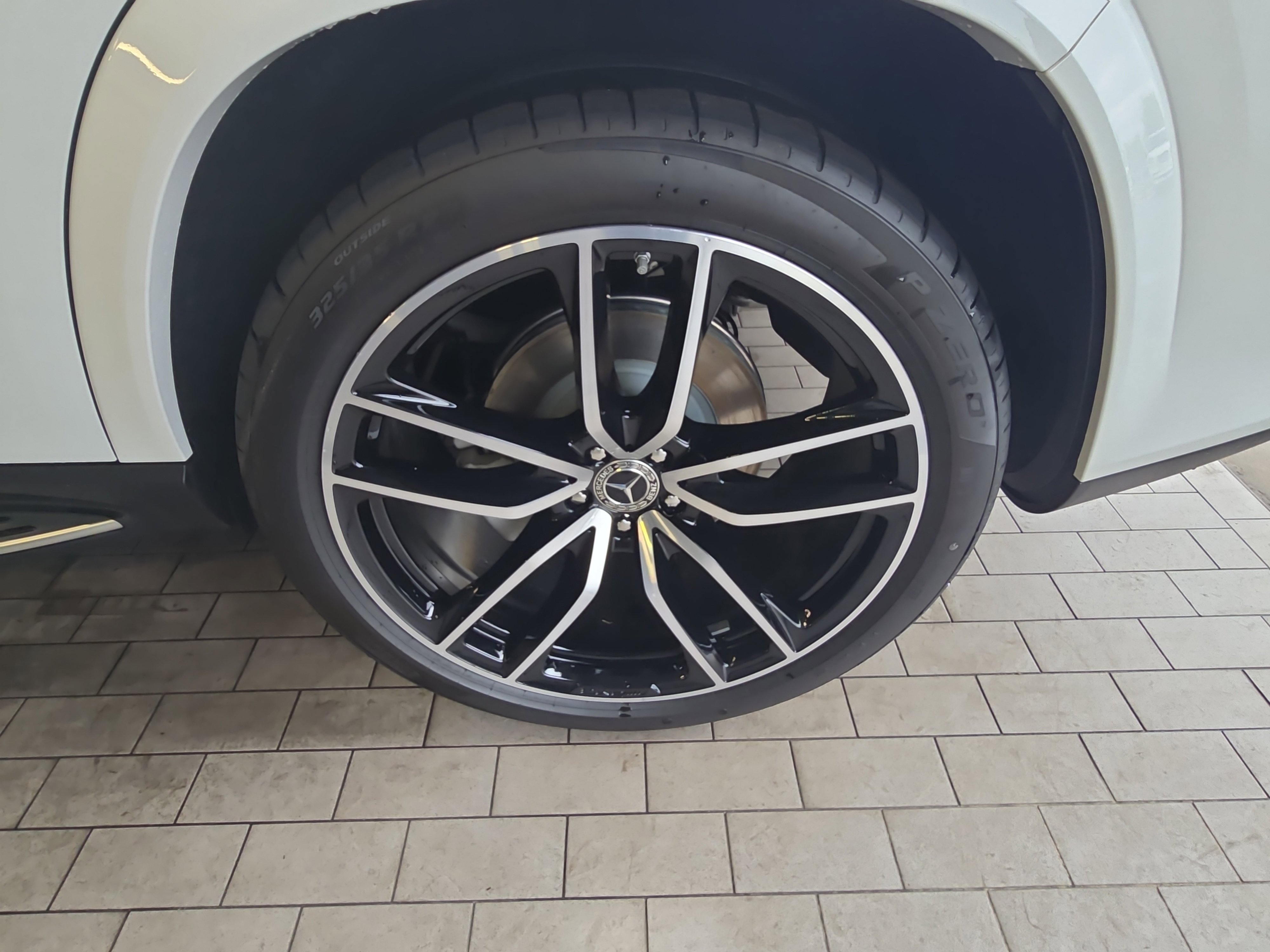 2025 Mercedes Benz GLS 580 4MATIC photo 25