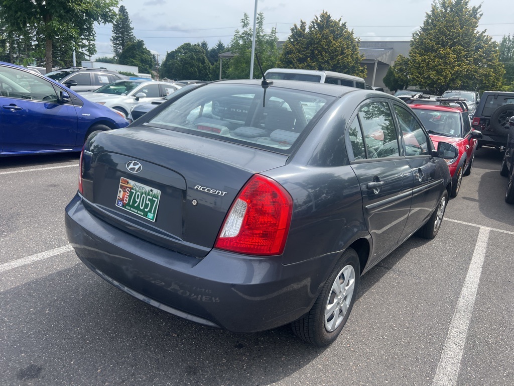 2010 Hyundai Accent GLS photo 3