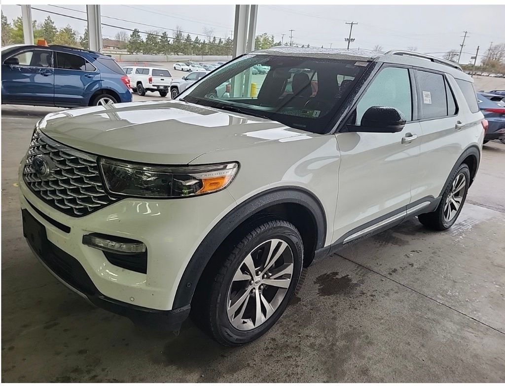 2020 Ford Explorer Platinum's photo