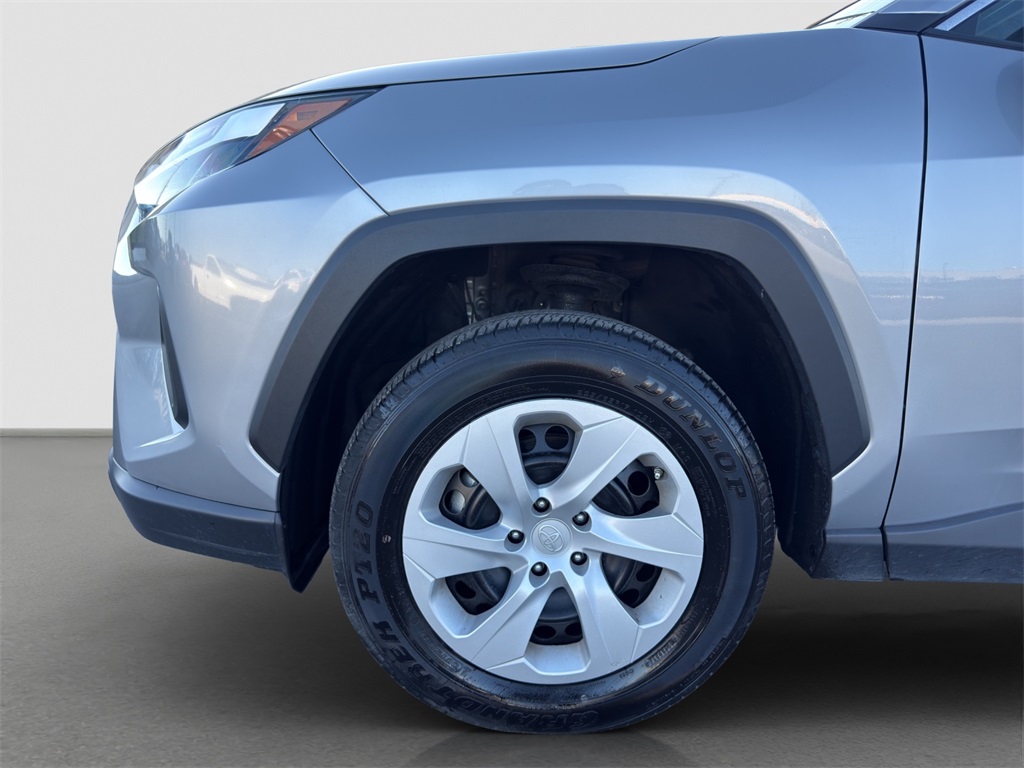 2024 Toyota RAV4 LE photo 21