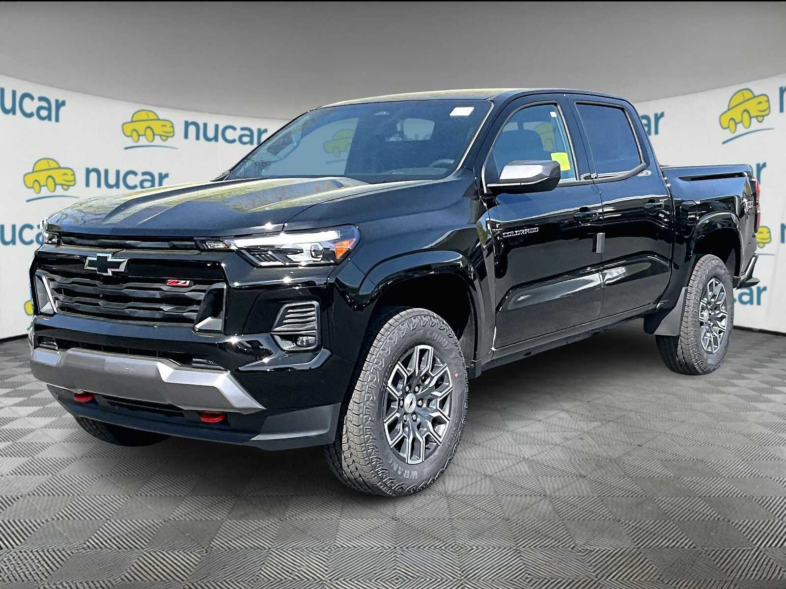 2025 Chevrolet Colorado Z71 photo 3