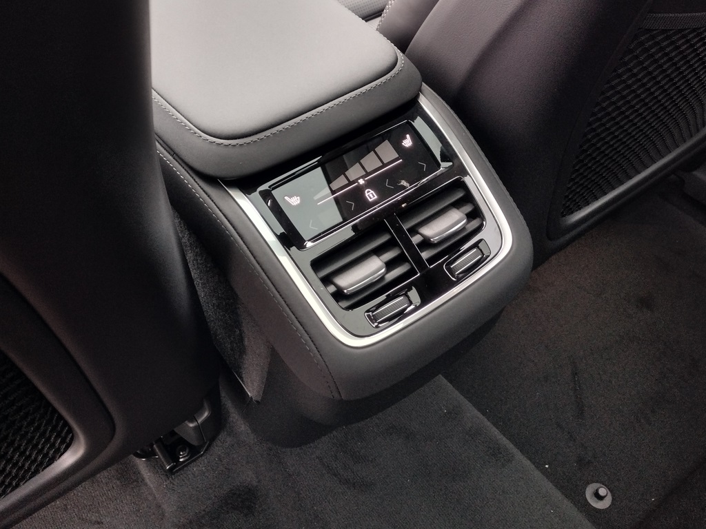 2026 VOLVO XC90 - Image 22