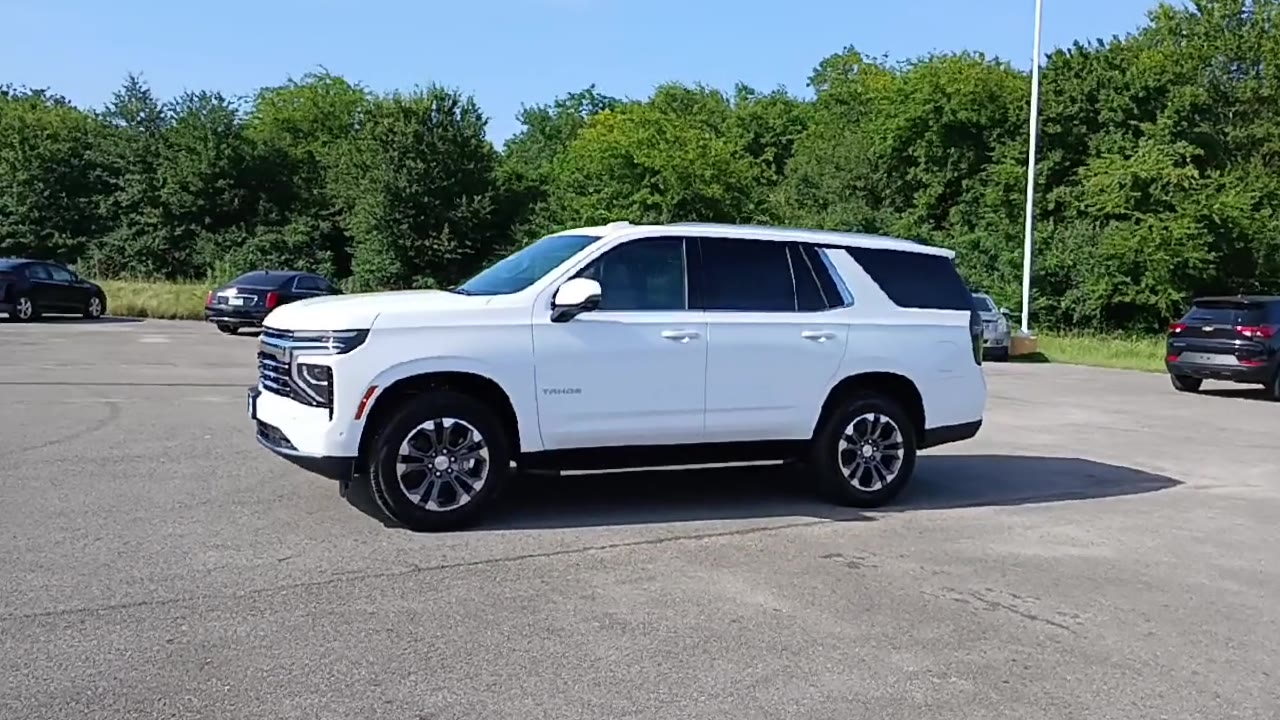 2025 Chevrolet Tahoe LT photo 4