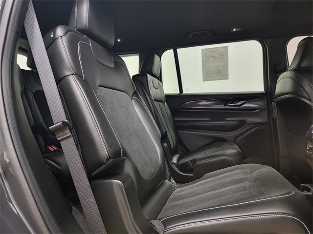 2023 Jeep Grand Cherokee Altitude photo 18