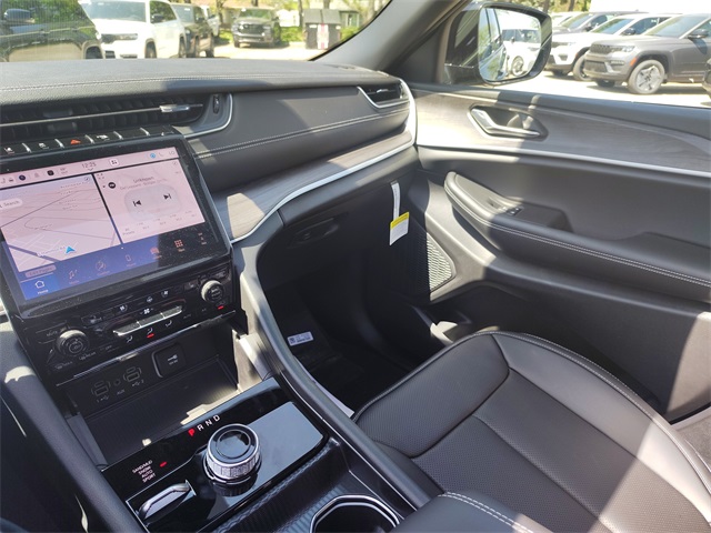 2025 Jeep Grand Cherokee Limited photo 26