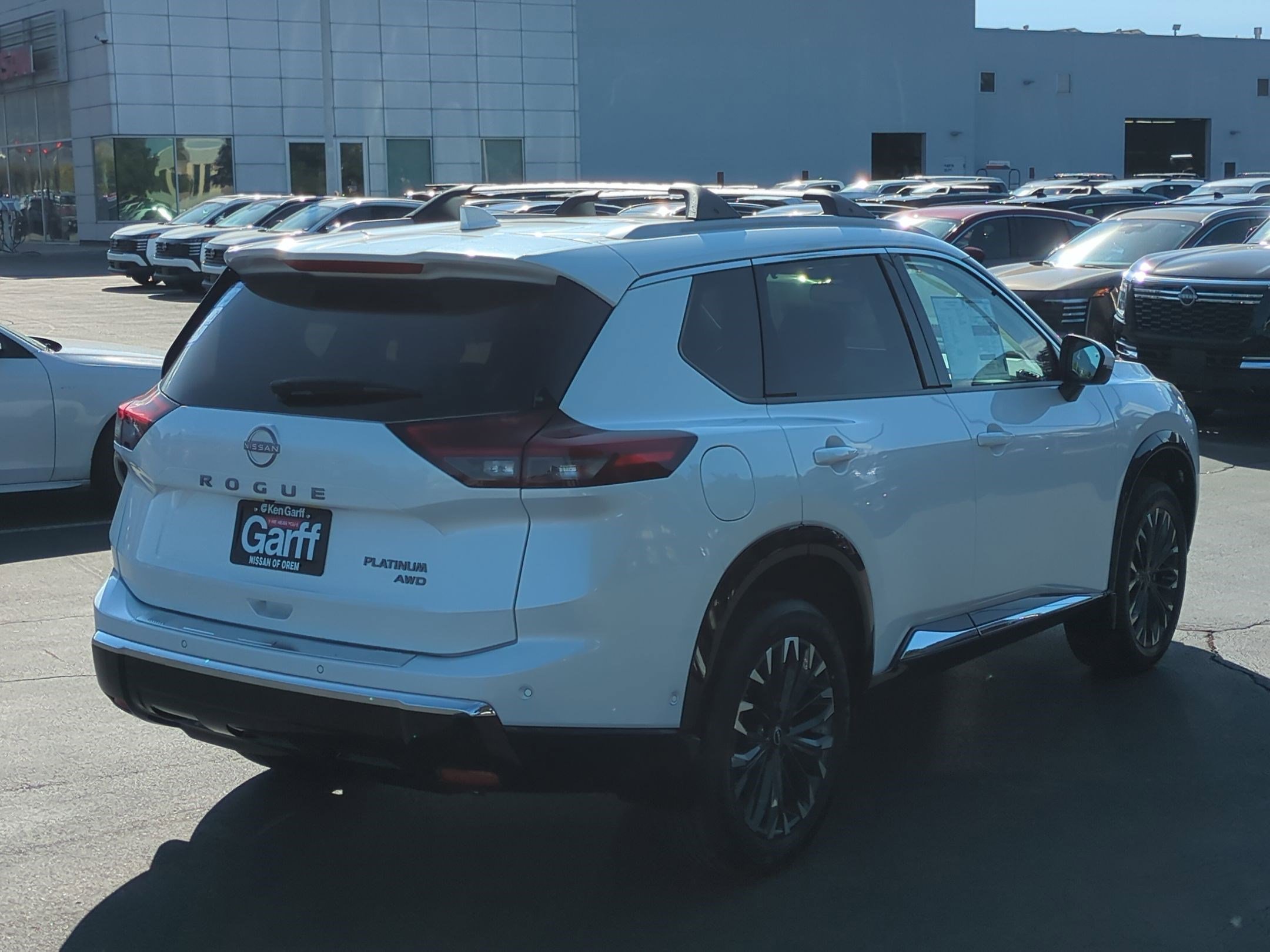 2026 Nissan Rogue Platinum photo 3