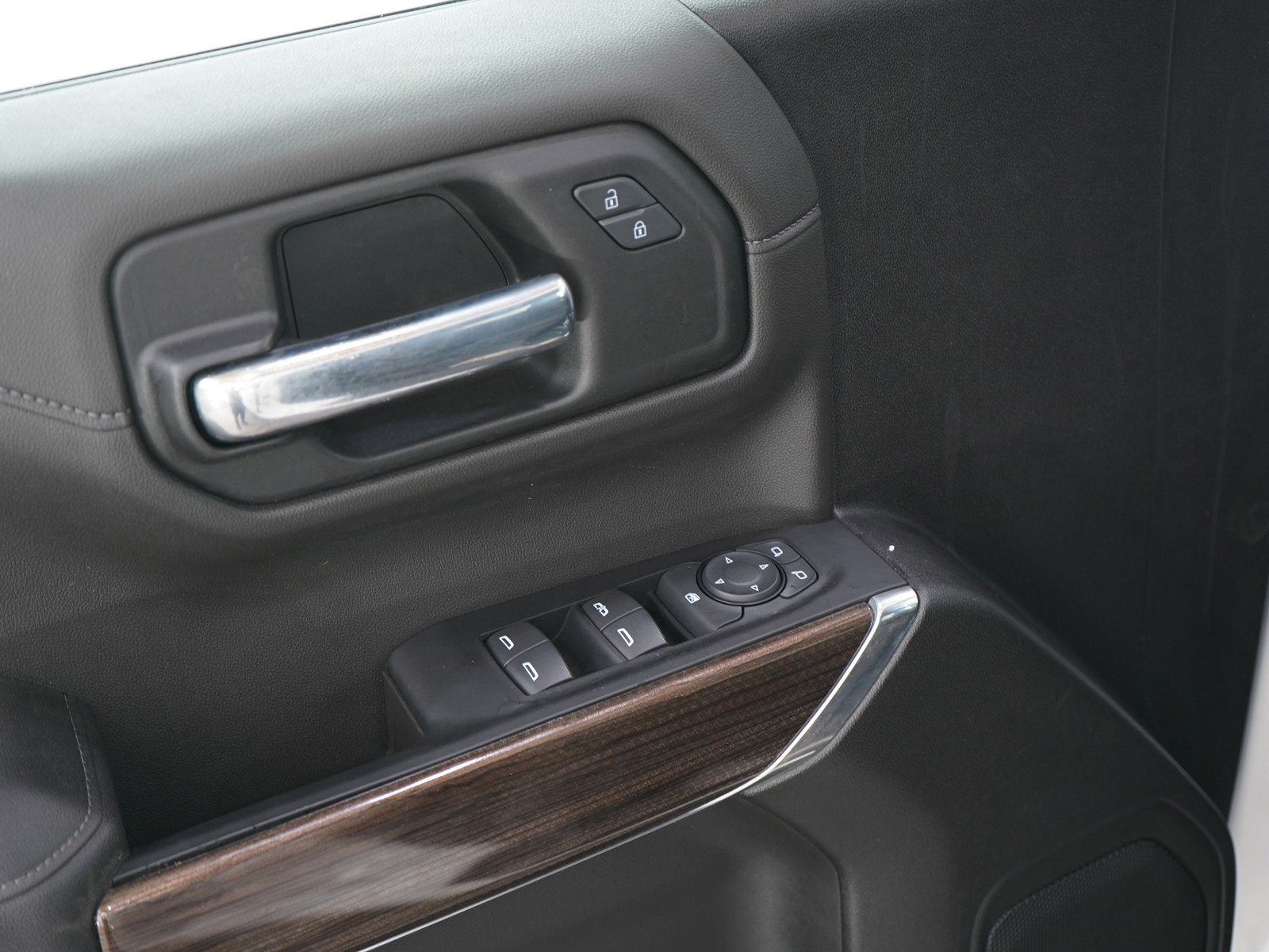 2021 Chevrolet Silverado 1500 LT photo 18