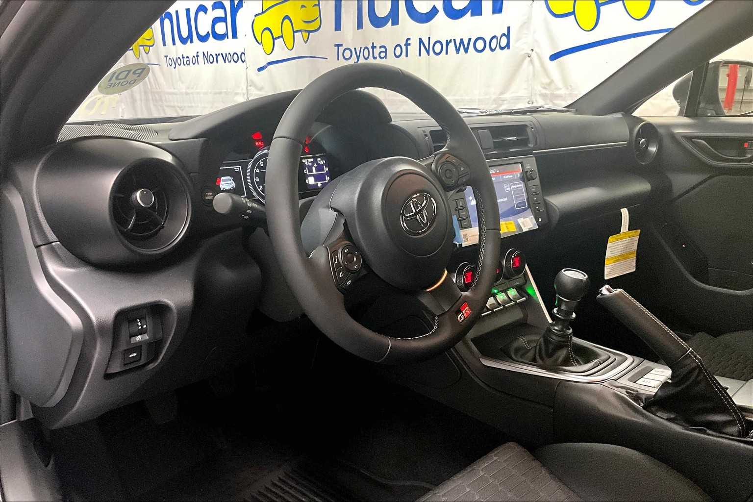 2025 Toyota GR86 photo 8