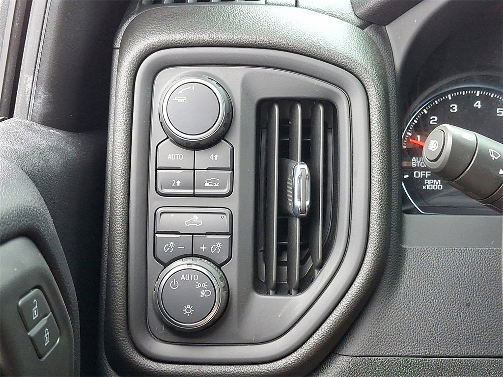 2022 Chevrolet Silverado 1500 Custom photo 23