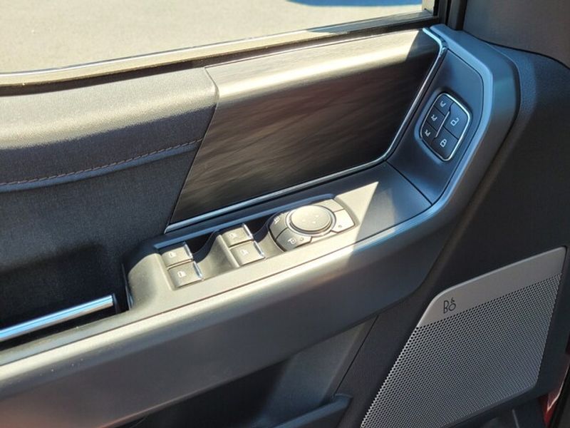 2024 Ford F-150 Lariat photo 26