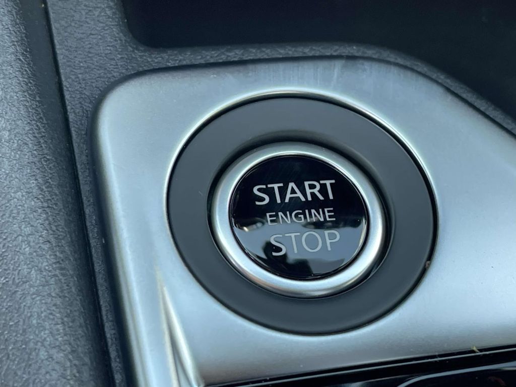 2025 Nissan Sentra SR photo 27