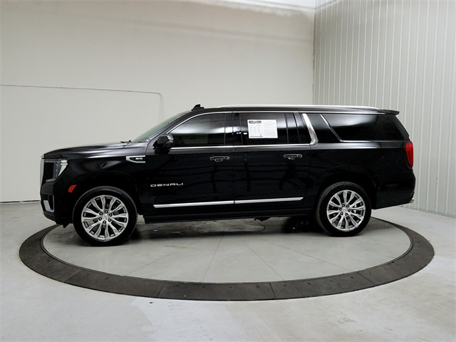 2022 Gmc Yukon XL Denali photo 2