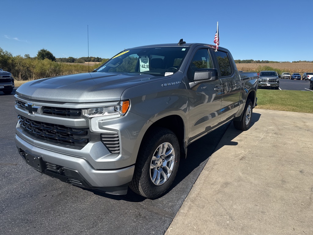 2023 Chevrolet Silverado 1500 RST photo 3